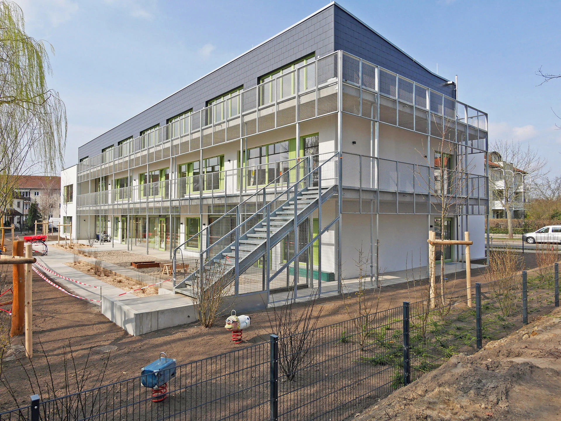 Holz-Hybrid-Bauweise - das Beste aus zwei Welten 6 Aufstockung in Holzbauweise eines Bestandsgebäudes