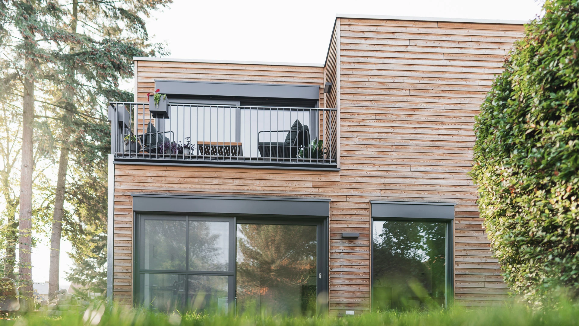 MAX Haus H 87 Holzhaus mit horizontaler Holzfassade